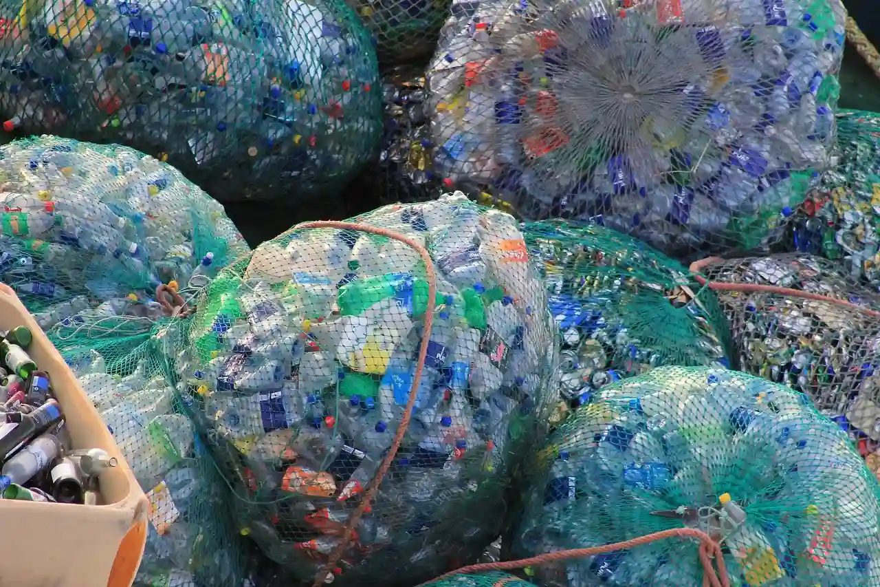 La UE prohibe exportar residuos de plástico fora de la OCDE / Foto: PB