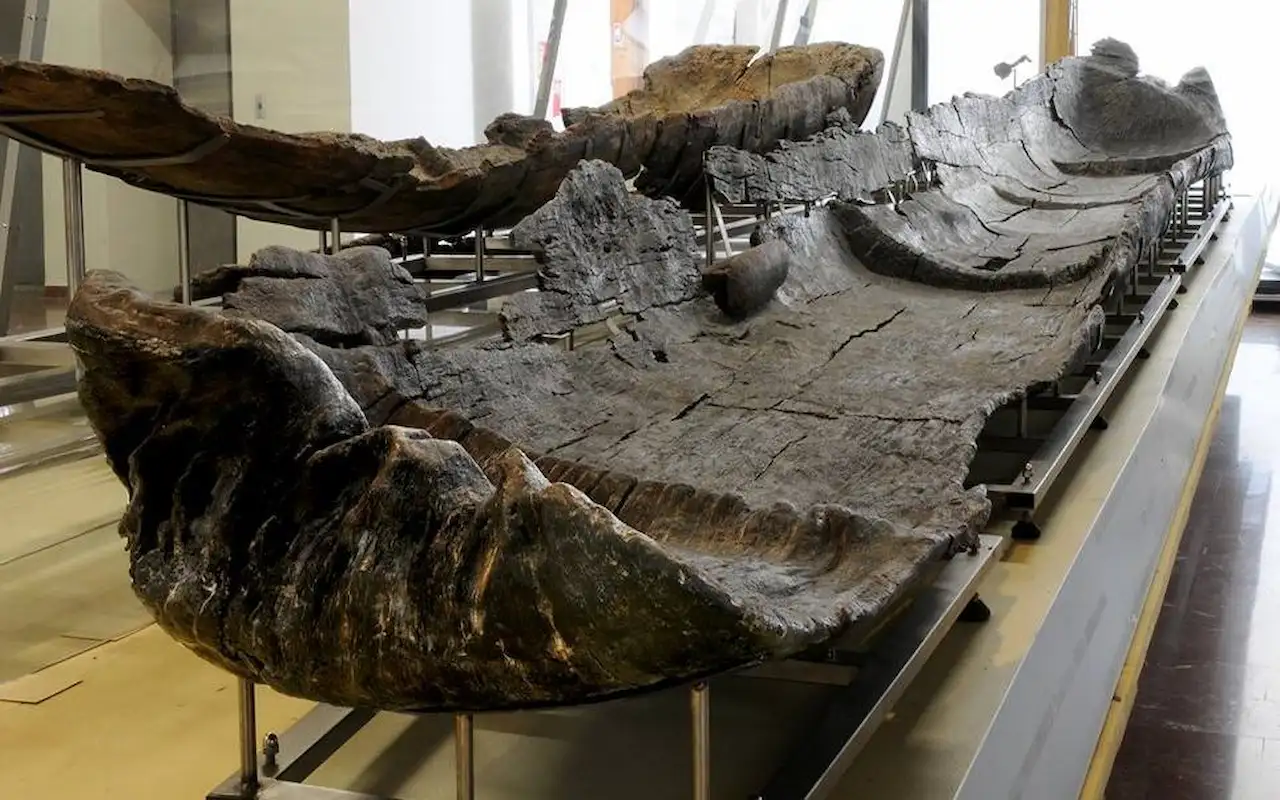 Canoa neolítica expuesta en el Museo delle Civiltà de Roma. Las primeras embarcaciones neolíticas / Foto: Museo delle Civiltà