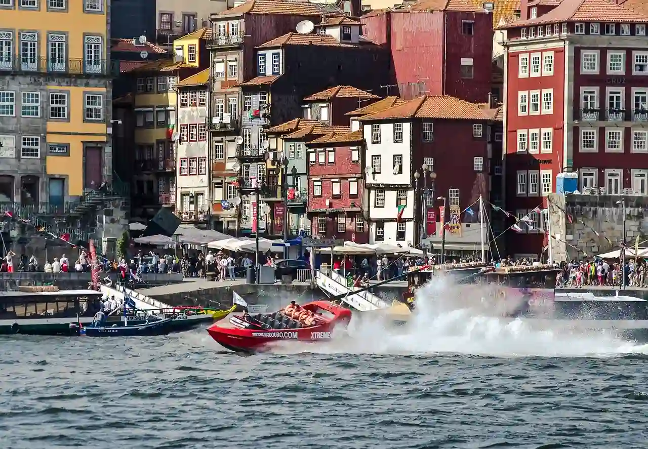 La contaminación acústica vulnera derechos fundamentales. Ciudad de Porto, río Duero / Foto: PB