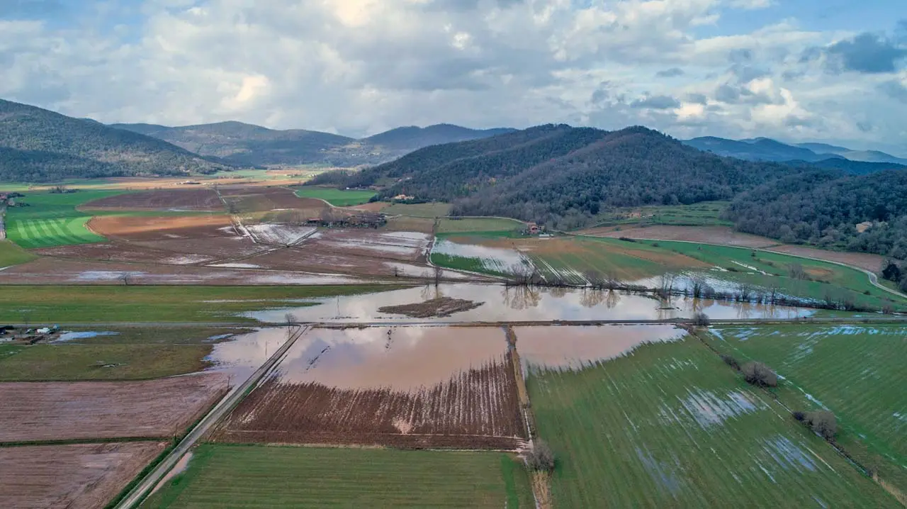 Vista aérea de la Garrotxa después del temporal Gloria (2020), en Olot (Catalunya) / Foto: Marc Planagumà