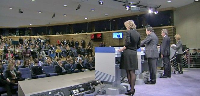 Durão Barroso y miembros de su equipo presentando los nuevos objetivos en Bruselas / Foto: Comisión Europea