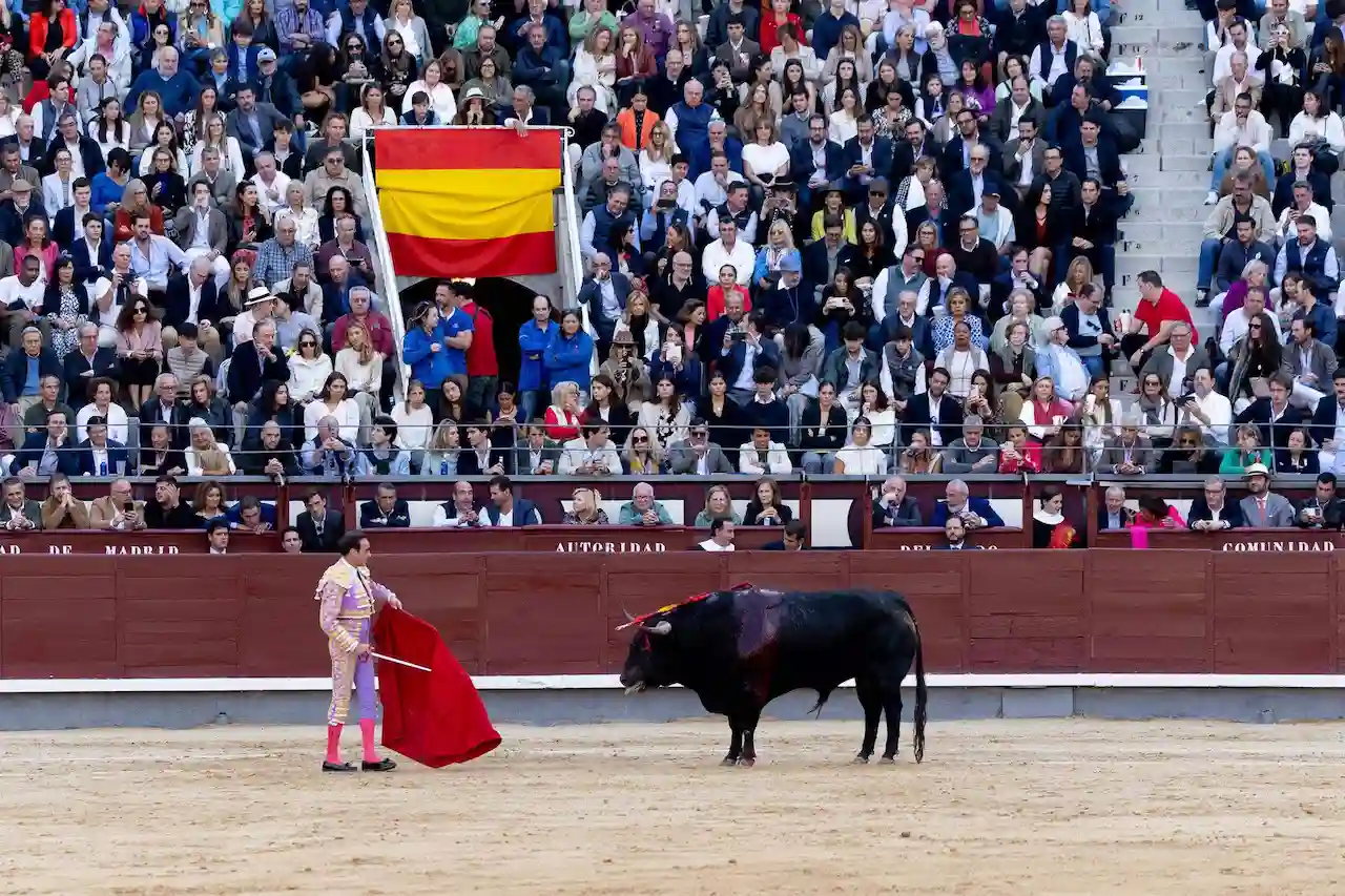 Enrique Ponce durante su despedida a los ruedos en la plaza de toros de Las Ventas en una foto de archivo / Foto: EP