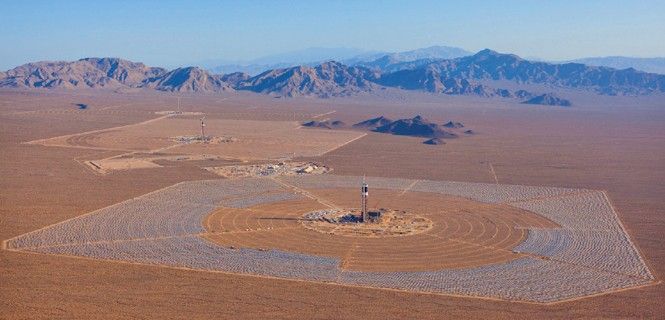 Un software permite a los espejos seguir la trayectoria solar / Foto: Bright Source