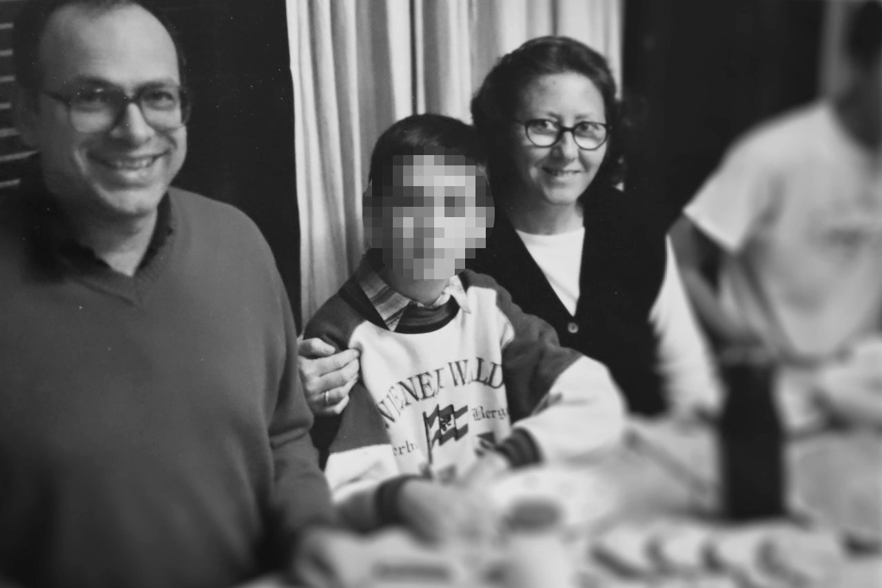 Juan Picazos e Isabel Muniesa en las dependencias de la "secta comuna Vida Sana" / Foto: FA Juan Picazos e Isabel Muniesa en las dependencias de la "secta comuna Vida Sana" / Foto: FA
