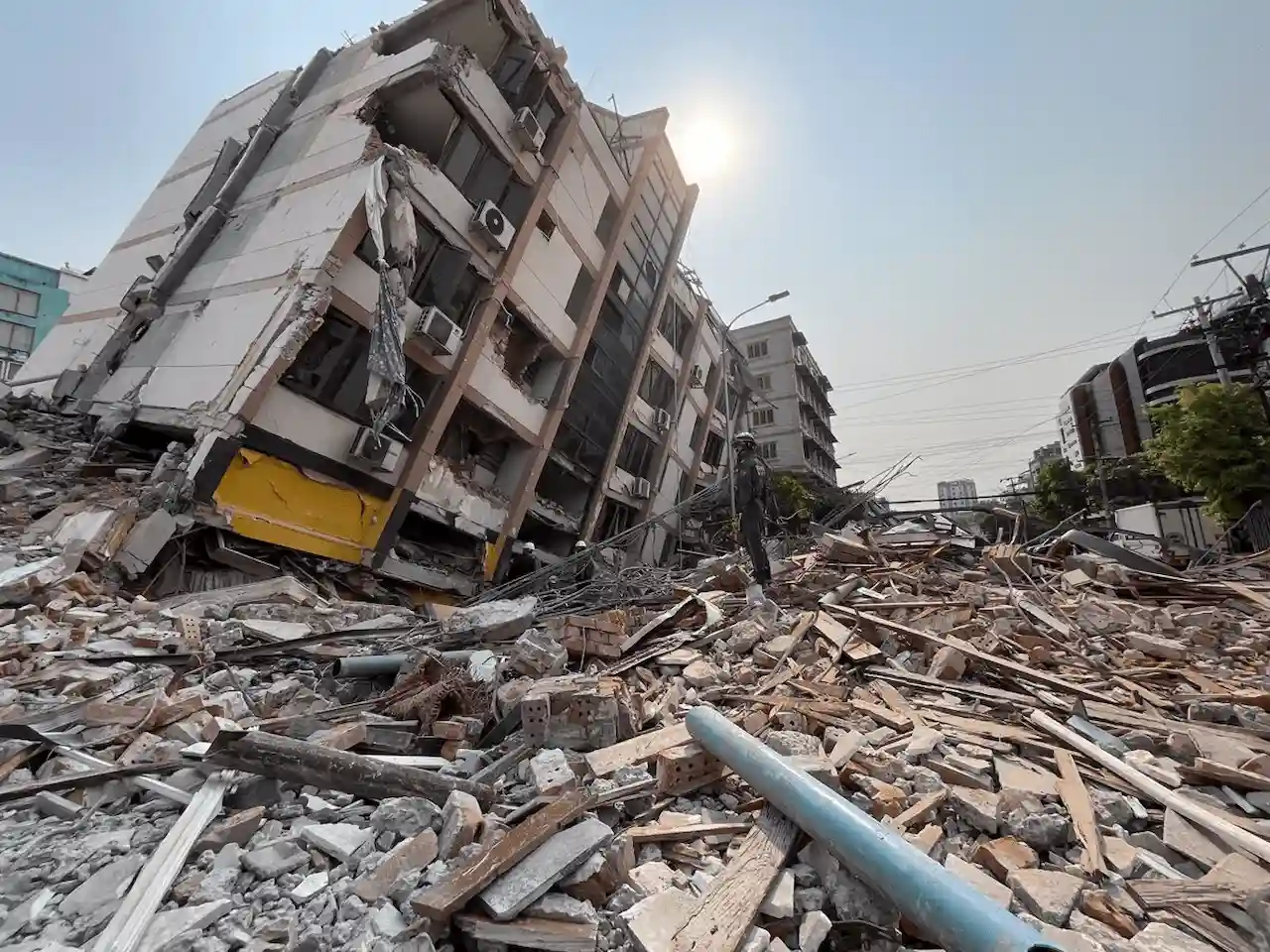 Ascienden a más de 2.700 los muertos y 4.500 los heridos en Birmania por el terremoto / Foto: EA