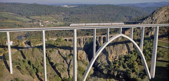El viaducto del fluvial Ulla-Deza es el más alto del AVE (Galicia) / Foto: Renfe
