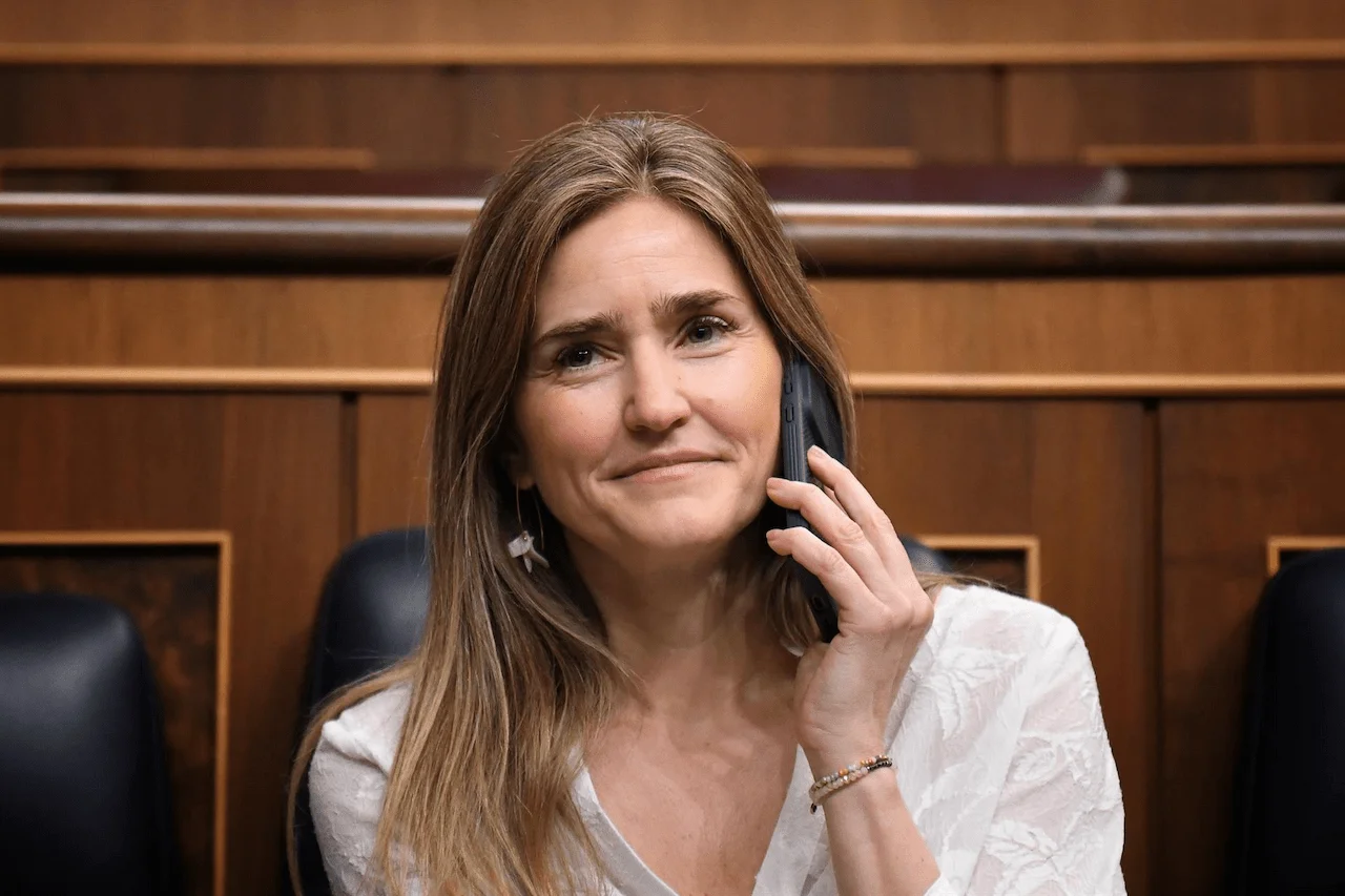 La vicepresidenta tercera y ministra para la Transición Ecológica, Sara Aagesen, durante una sesión plenaria en el Congreso de los Diputados, a 10 de abril de 2025, en Madrid (España) / Foto: EP