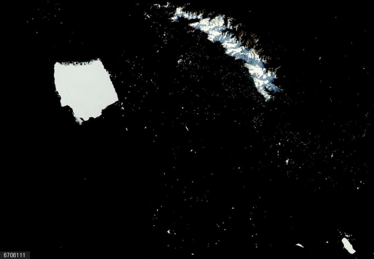 El iceberg más grande del mundo, el A-23A, se deshace / Foto:  NASA Earth Observatory