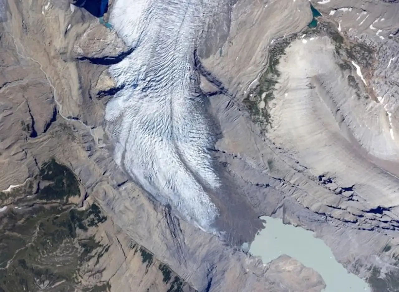 El derretimiento de los glaciares. Vista aérea del monte Robson en las Montañas Rocosas canadienses / Foto: Hakai Institute
