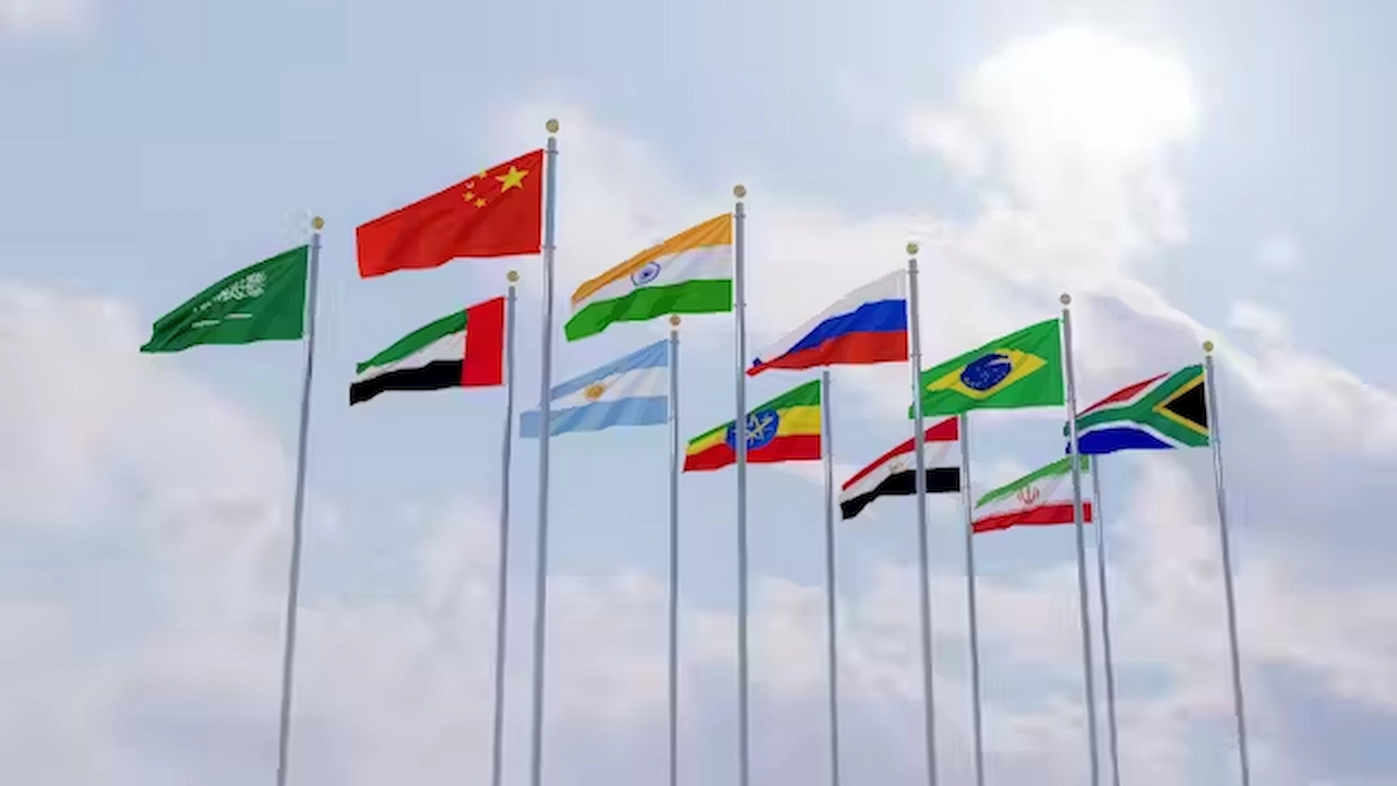 Banderas de los países que integran el grupo de los BRICS / Foto: TC