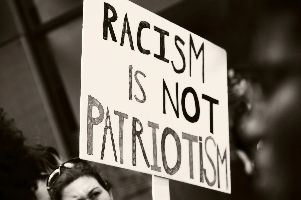 "Racismo no es Patriotismo" ¿Es un país racista España? / Foto: PB