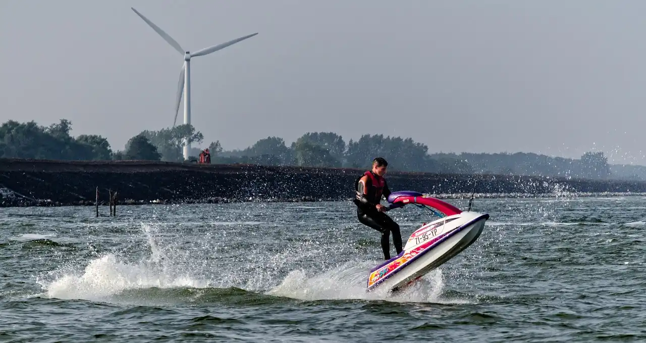 Incremento de embarcaciones recreativas a motor en el litoral de España. Organizaciones sociales y ambientales piden una "costa segura" / Foto: PB