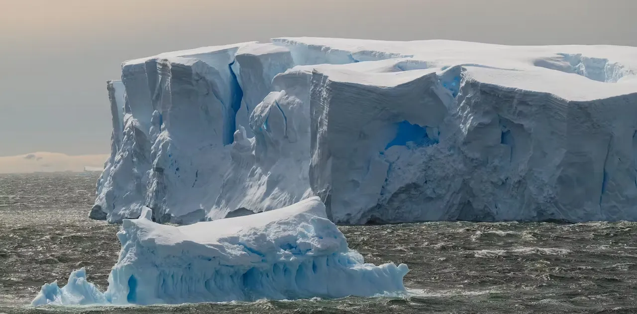 El desprendimiento de icebergs en la Antártida / Foto: Flickr-CC BY-NC-ND