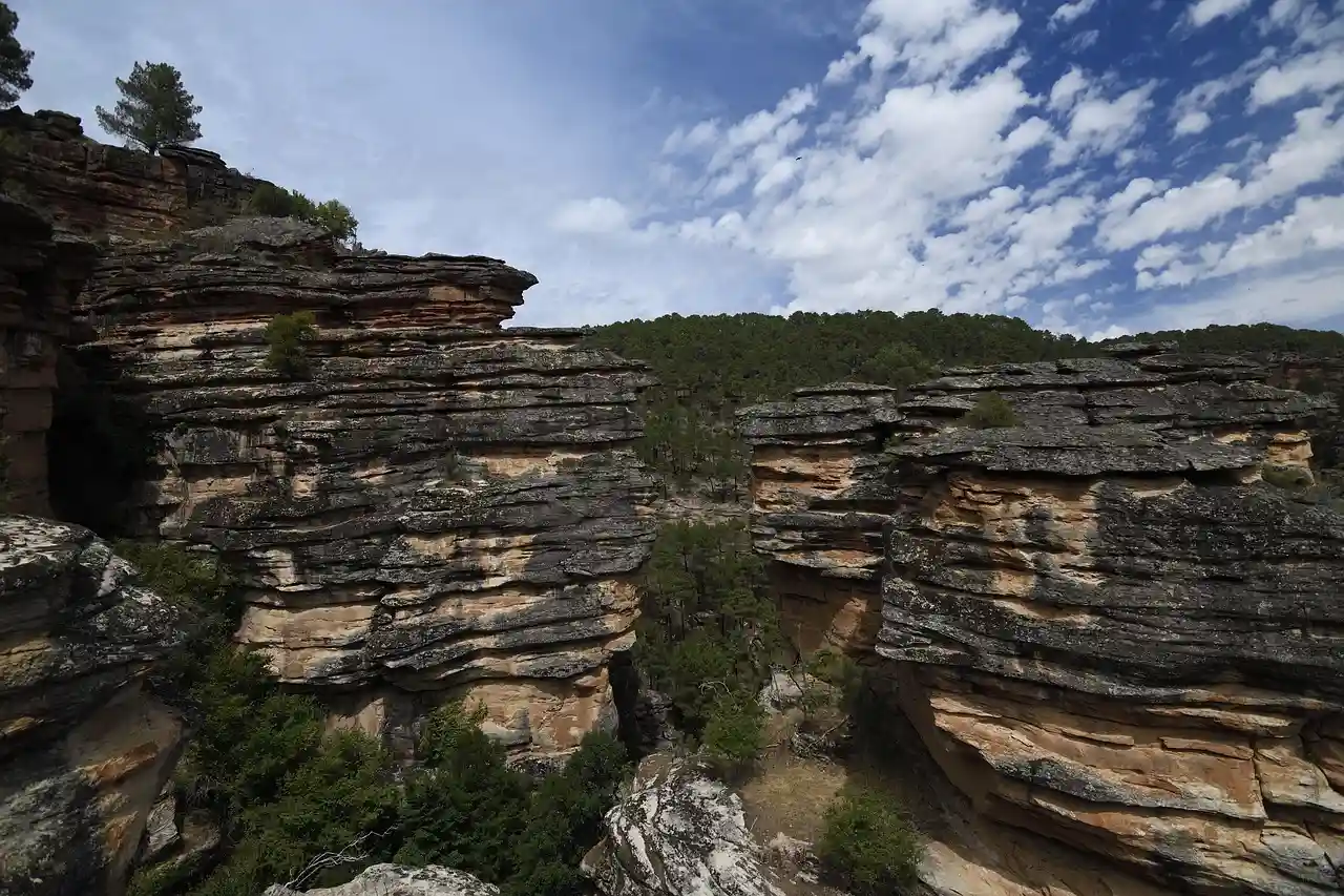 Apadrina una Roca. Ciencia Ciudadana para la conservación del Patrimonio Geológico. Barranco de La Hoz (Guadalajara) / Foto: PB
