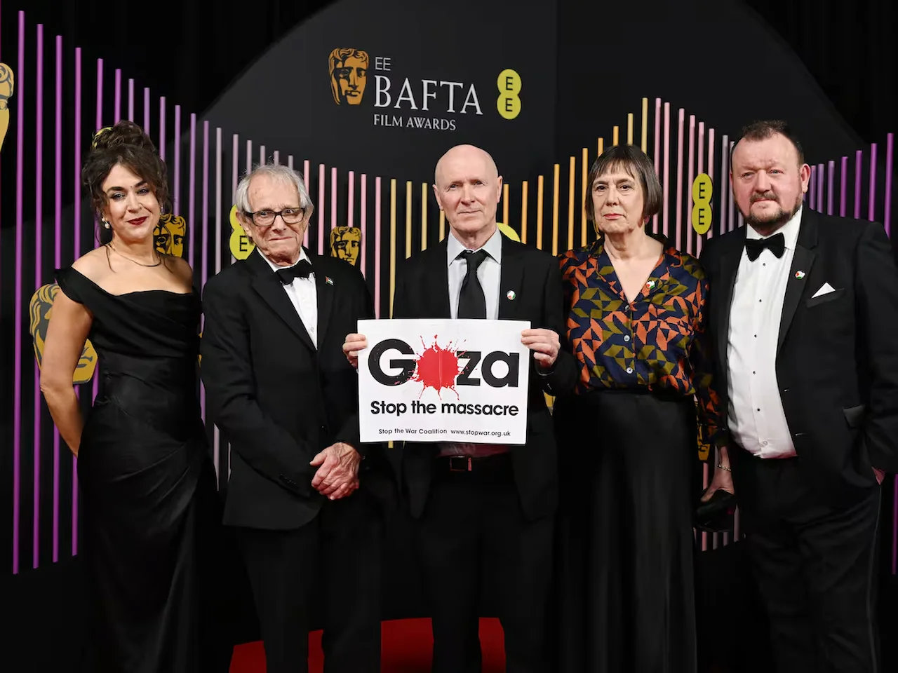 Paul Laverty es detenido tras denunciar el genocidio en Gaza y la venta de armas británicas a Israel. Ken Loach, Paul Laverty, Rebecca O'Brien y otros invitados en los BAFTA / Foto: EP