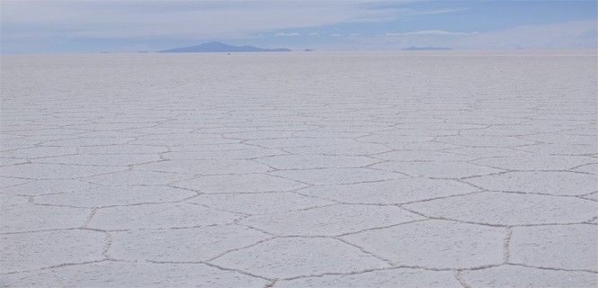 El Salar de Uyuni, el mayor desierto de sal del mundo, en el país andino  / Foto: JMP