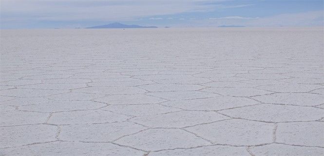 El Salar de Uyuni, el mayor desierto de sal del mundo, en el país andino  / Foto: JMP