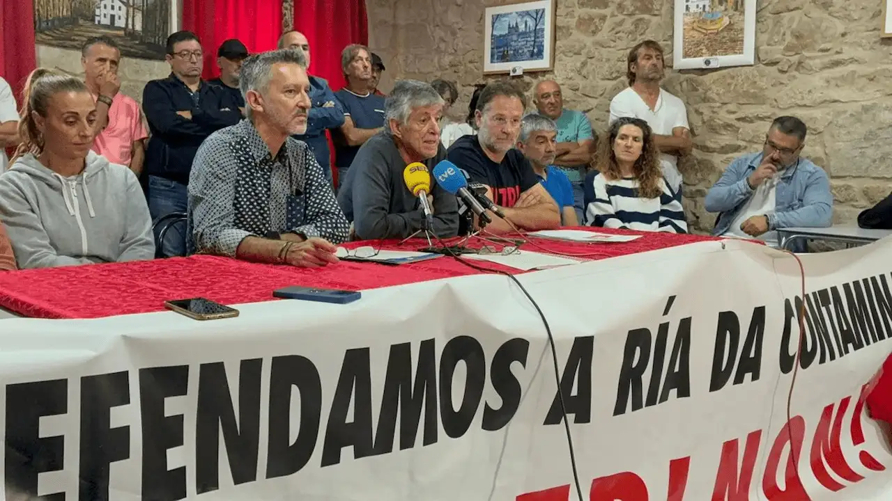 Acciones legales por la concesión de agua para Altri. Rueda de prensa de Adega, APDR y CIG sobre Altri / Foto: APDR