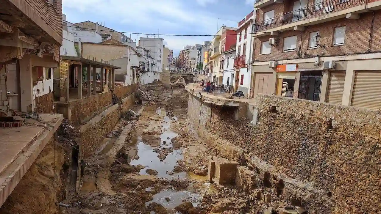'Por un Pacto de Estado frente a la Emergencia Climática'. Chiva tras la dana del 29 de octubre de 2024 / Foto: EP