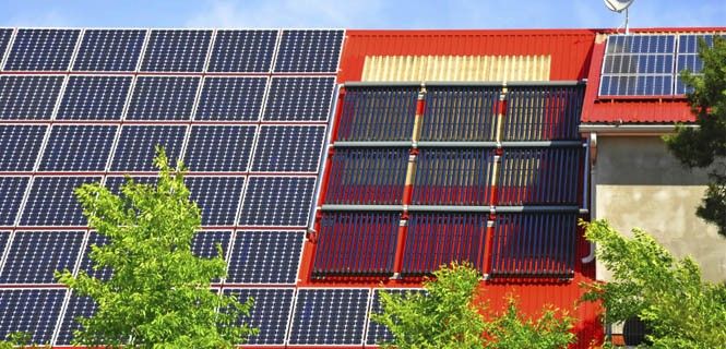 El Ejecutivo del PP penalizó el autoconsumo de energía procedente de placas fotovoltaicas / Foto: Majorosl