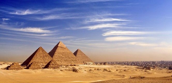 Vista de las pirámides de la meseta de Guiza, El Cairo (Egipto) / Foto:  Wit R.