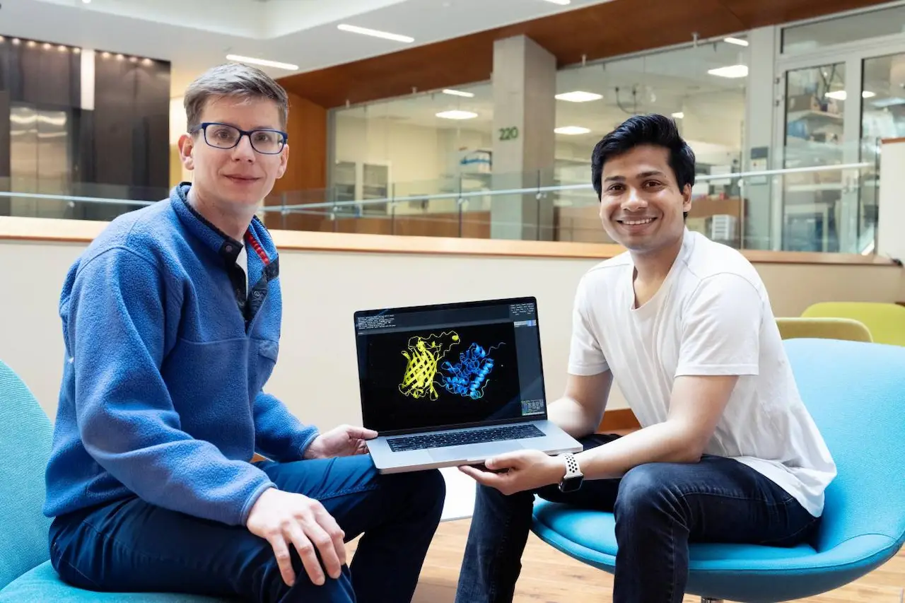 Escuchar el lenguaje oculto del cerebro. Kaspar Podgorski (izquierda), líder del estudio y Abhi Aggarwal (derecha), investigador asociado / Foto: Allen Institute