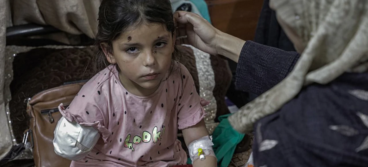 Una niña de ocho años pierde un brazo tras ataque aéreo israelí a su escuela en Gaza / Foto: UNICEF-Mohammed Nateel