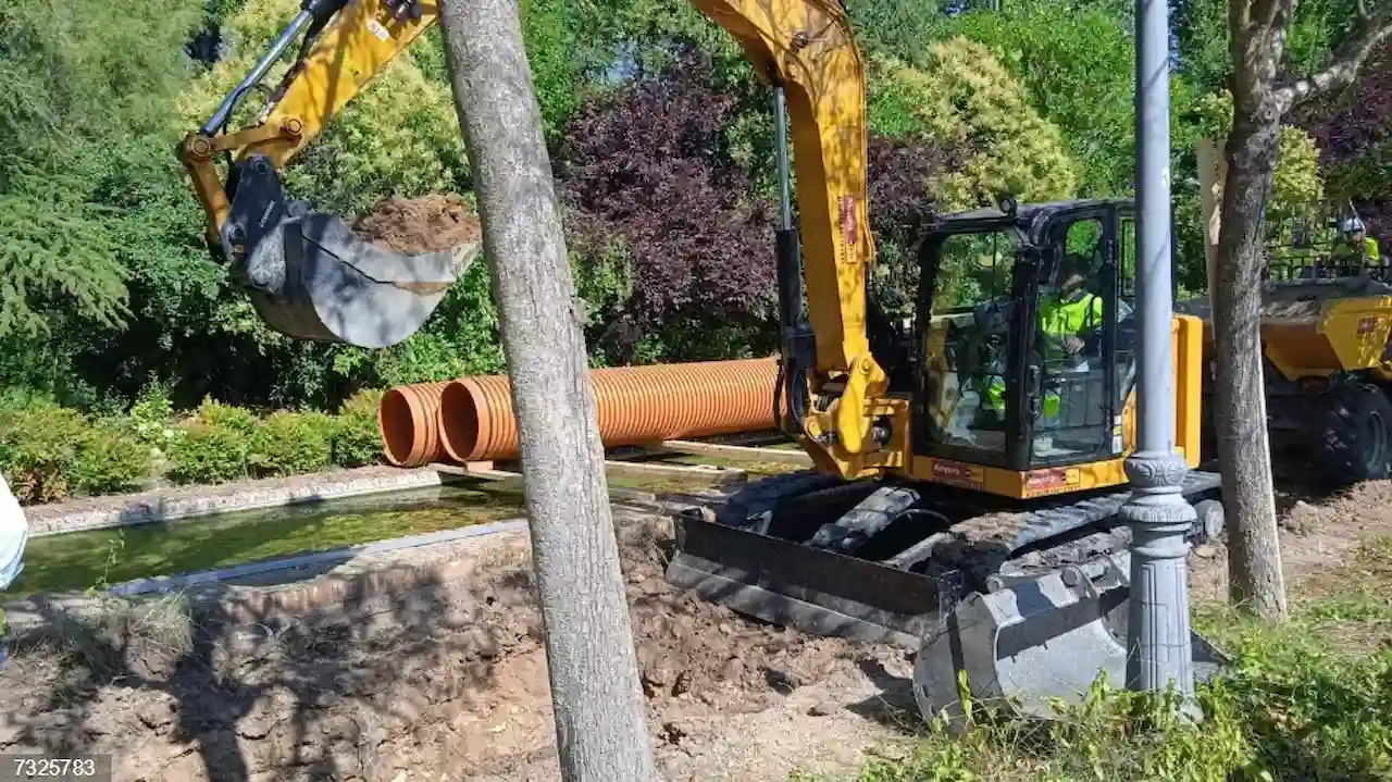 En construcción, el colector para evitar el vertido de aguas fecales al río Guadalix / Foto: Plataforma Ecologista Madrileña En construcción, el colector para evitar el vertido de aguas fecales al río Guadalix / Foto: Plataforma Ecologista Madrileña