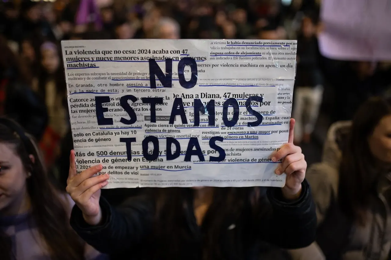 Pancarta contra la violencia machista en la manifestación del 8 marzo de 2025 en Madrid (España) / Foto: EP