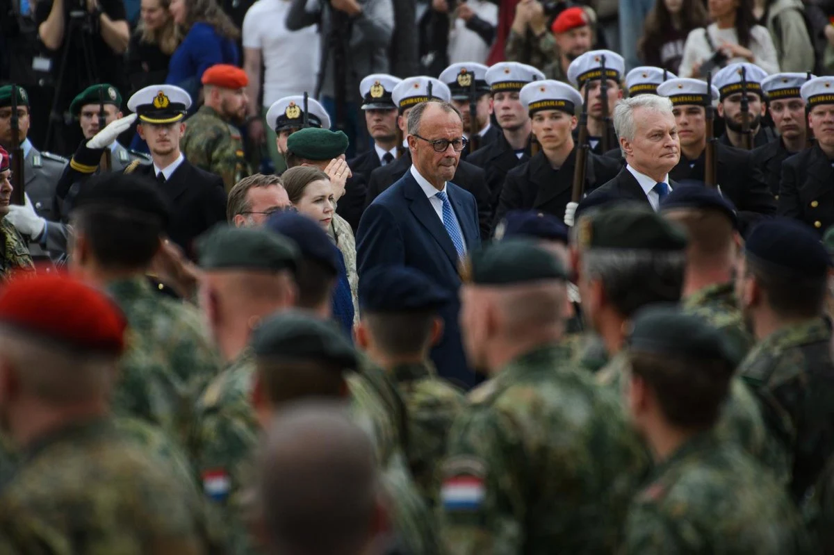 El canciller alemán, Friedrich Merz, durante su participación en un acto militar celebrado en Vilna (Lituania) / Foto: Archivo - EP El canciller alemán, Friedrich Merz, durante su participación en un acto militar celebrado en Vilna (Lituania) / Foto: Archivo - EP