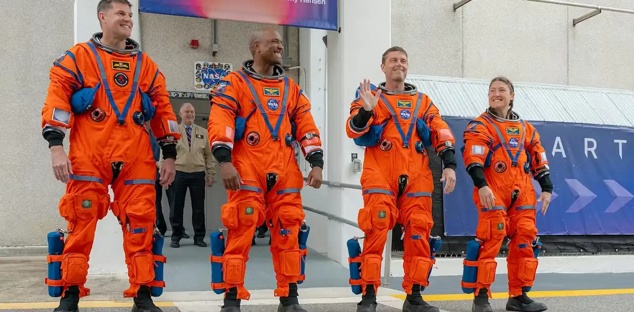 Tripulación de Artemis II, el 1 de abril de 2026. NASA Kennedy Space Center / Foto: NASA-John Kraus. Tripulación de Artemis II, el 1 de abril de 2026. NASA Kennedy Space Center / Foto: NASA-John Kraus.
