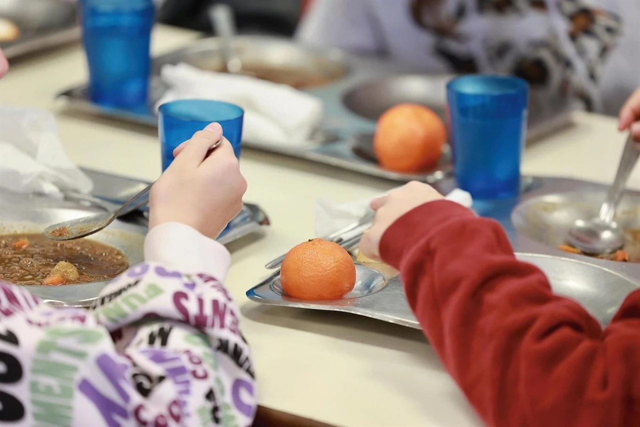 Comida en el colegio Emílio Casado durante el servicio de comedor escolar / Foto: Archivo - EP Comida en el colegio Emílio Casado durante el servicio de comedor escolar / Foto: Archivo - EP