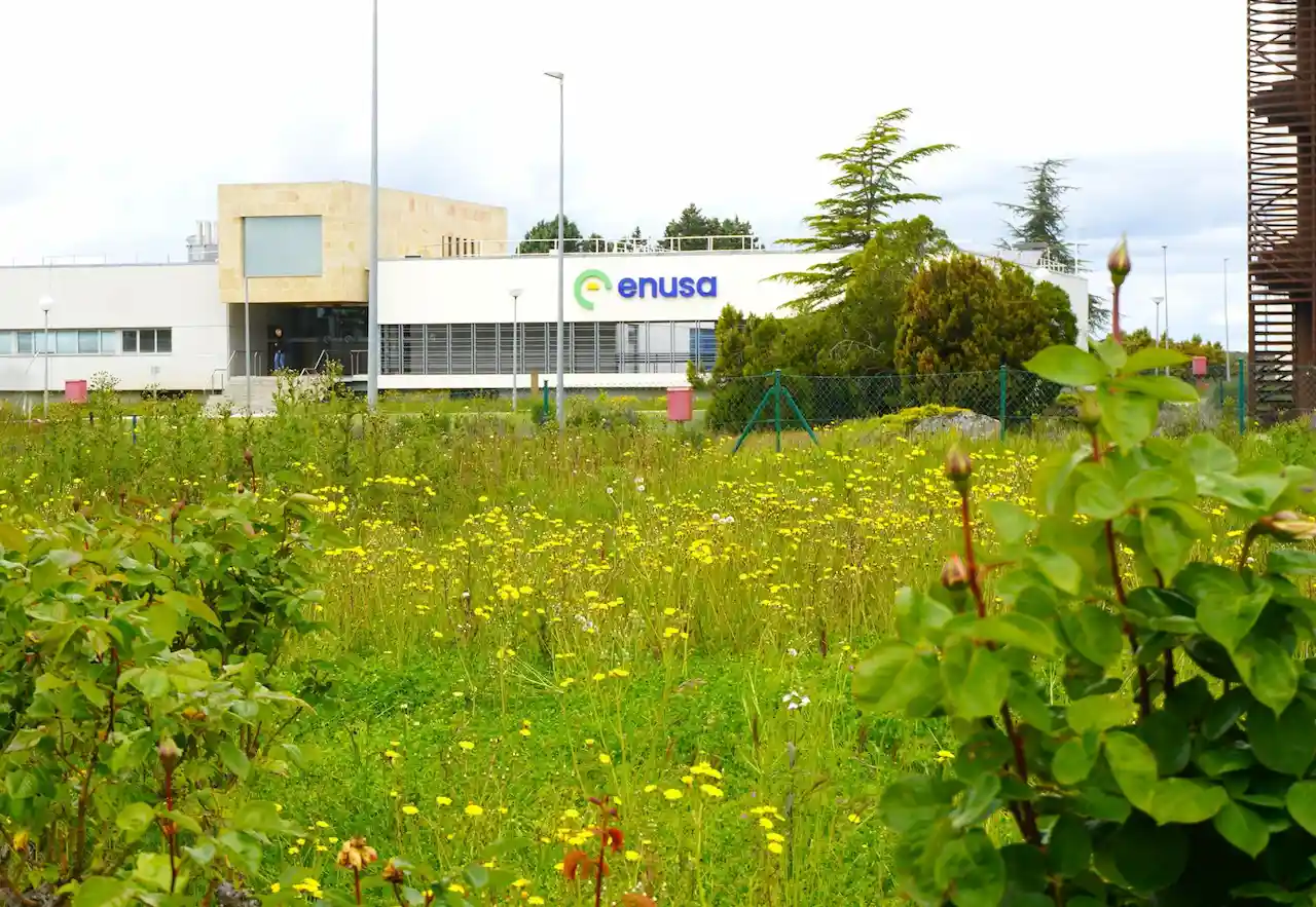 Fachada de la fábrica de Enusa en Juzbado, clave en el suministro nuclear para reactores en Europa / Foto: EP