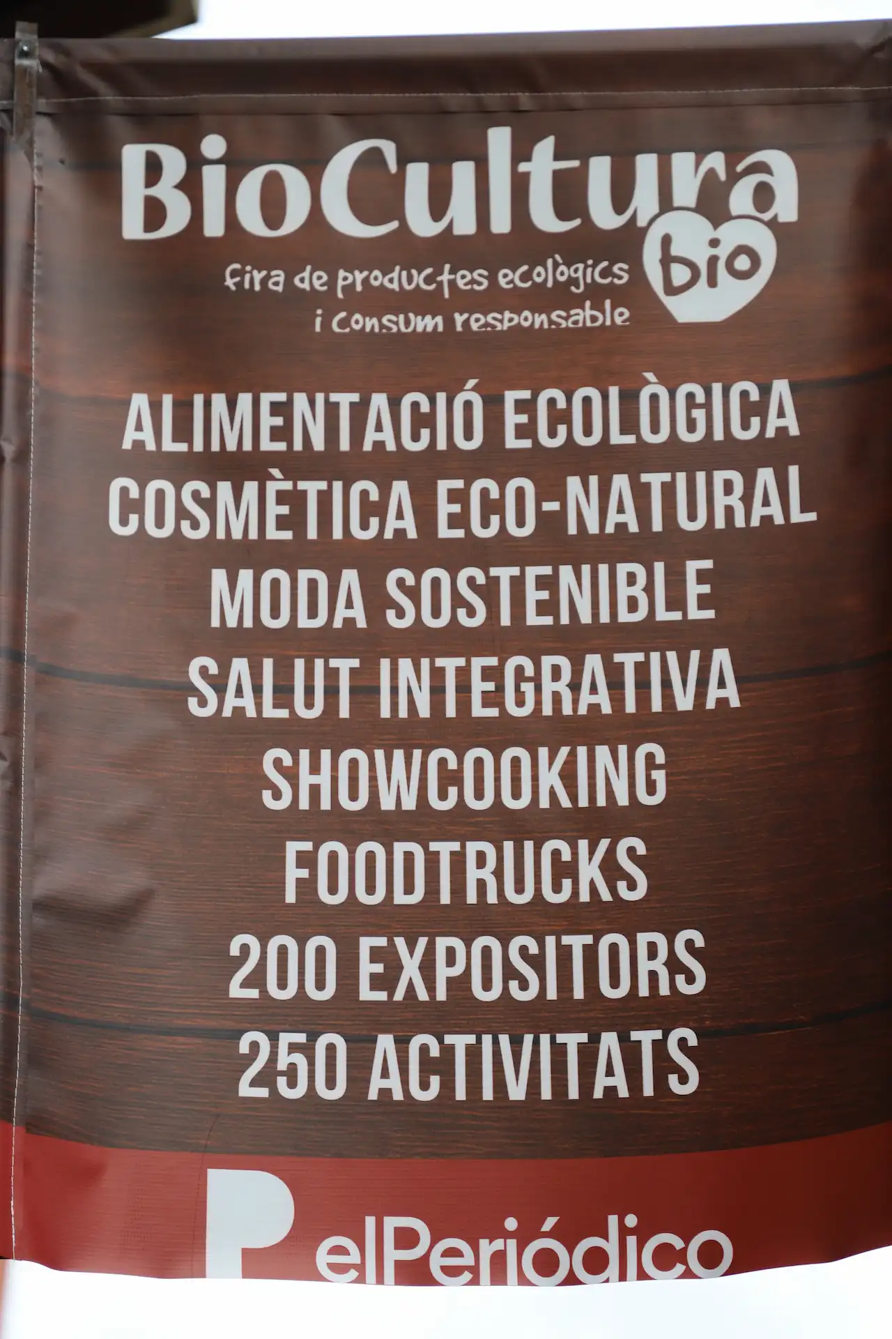 Un cartel de BioCultura Barcelona 2026 que incluye la colaboración mediática de 'El Periódico' / Foto: EA