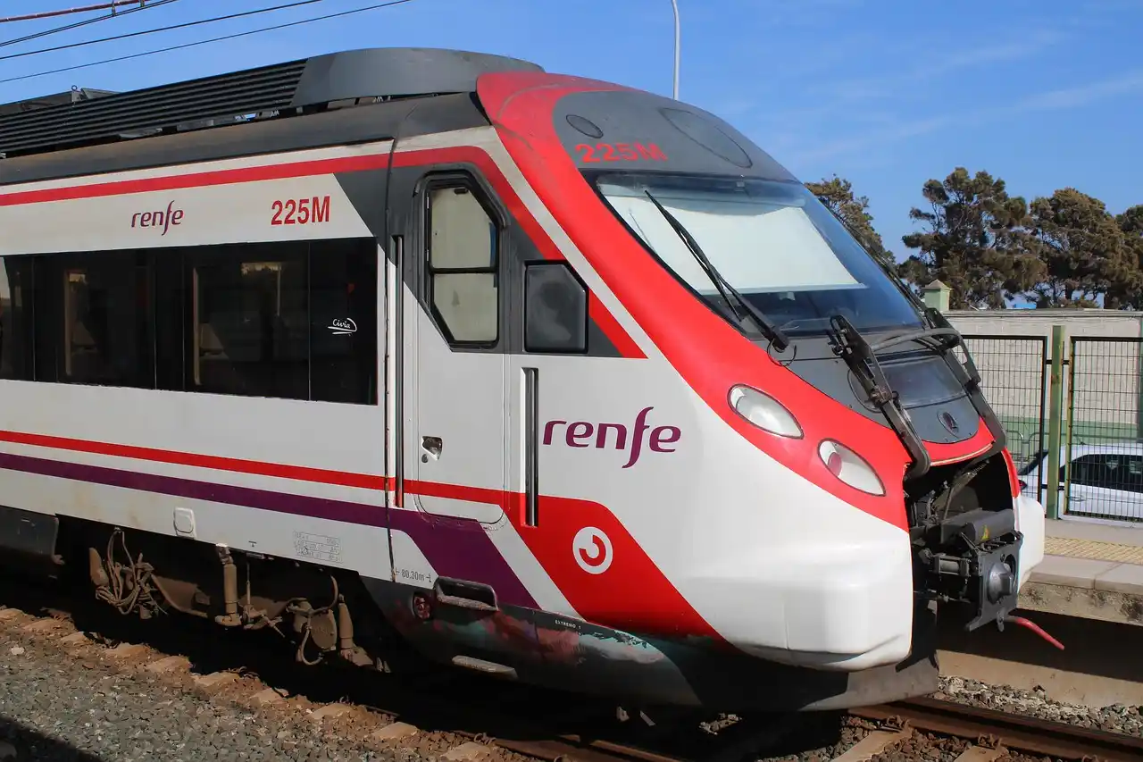 Tren de cercanias / Foto: PB Tren de cercanias / Foto: PB