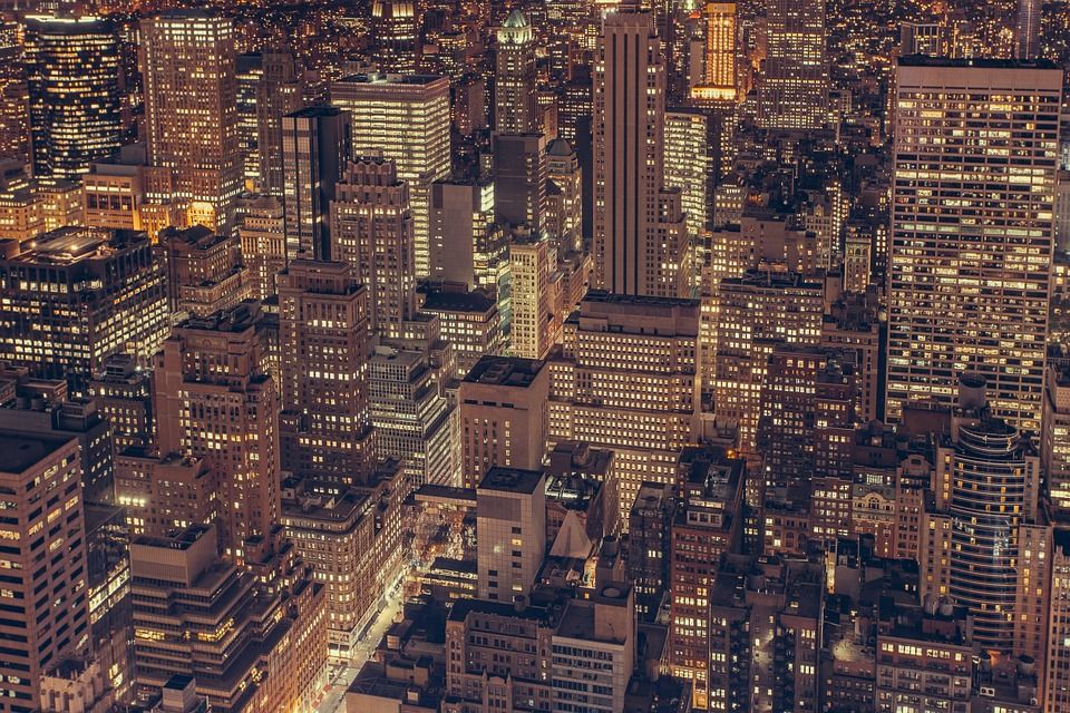 El dispositivo está pensado para densas tramas metropolitanas de edificios urbanos como la de Nueva York / Foto: Free Photos