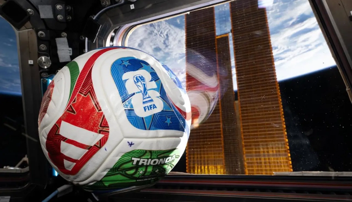 La NASA envía el balón del Mundial al espacio