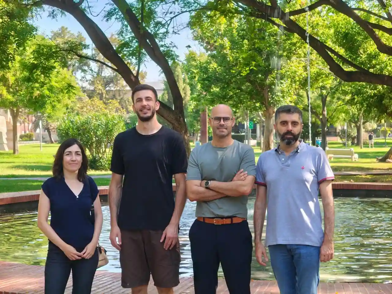Los pavimentos permeables retienen microplásticos. Equipo de investigación de la Universitat Politècnica de València  / Foto: UPV