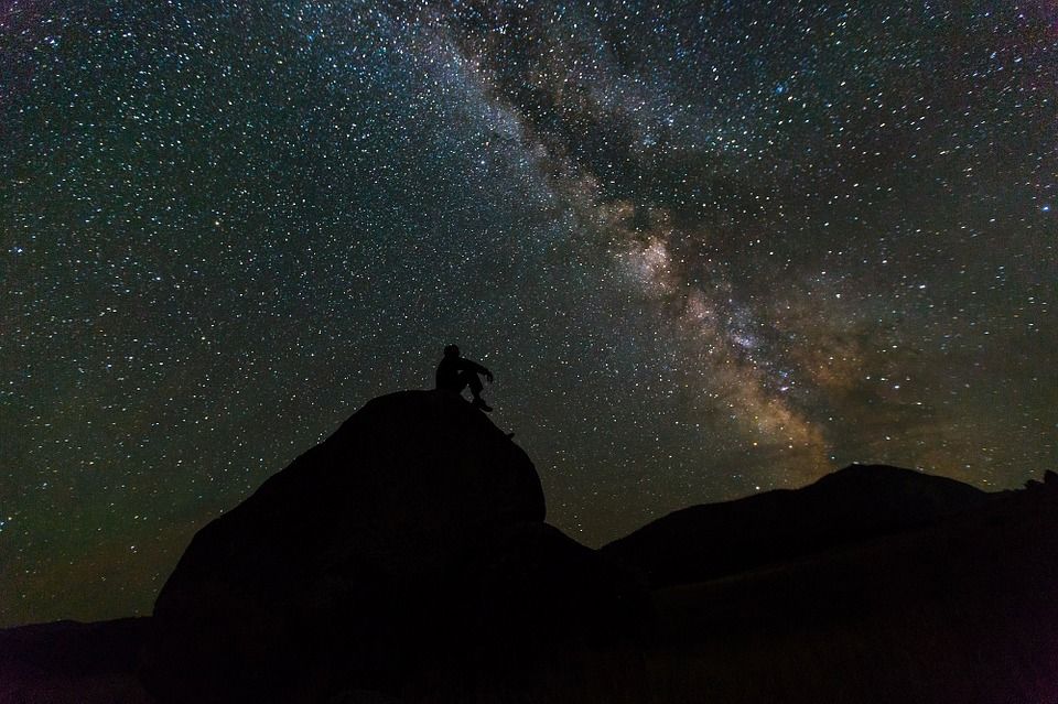 La observación de las estrellas precisa de cielos muy limpios / Foto: Skeeze