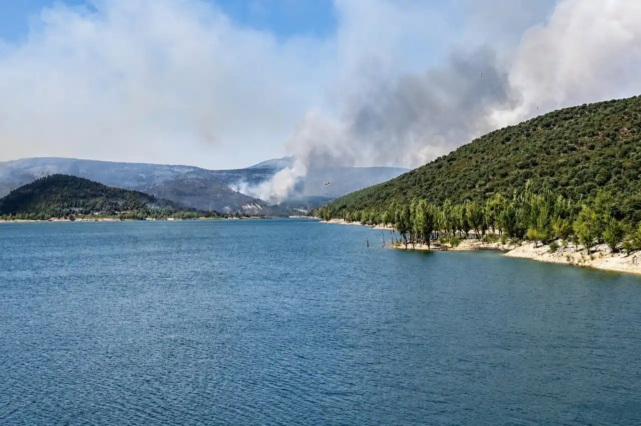 El incendio de La Mierla dispara la superficie quemada en España por encima de las 101.100 hectáreas en 2026 / Foto: EP El incendio de La Mierla dispara la superficie quemada en España por encima de las 101.100 hectáreas en 2026 / Foto: EP