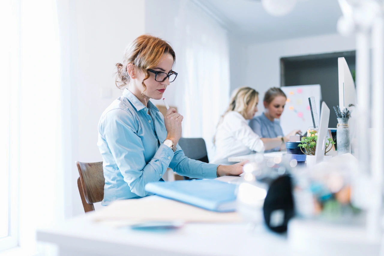 Las mujeres son minoría en los consejos editoriales de revistas científicas, con los hombres ocupando dos de cada tres puestos / Foto: FP
