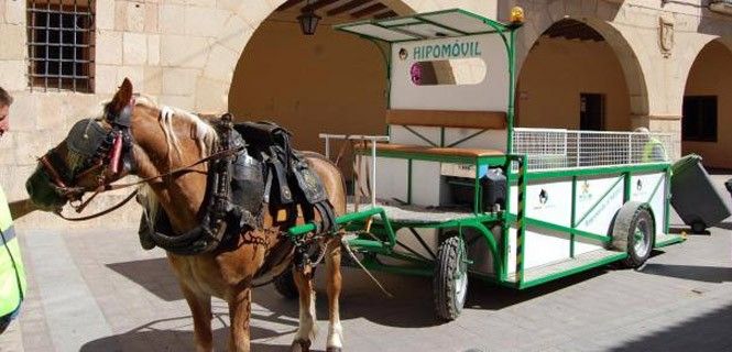 El Hipomóvil, formado por un caballo percherón y un carro / Foto: EA