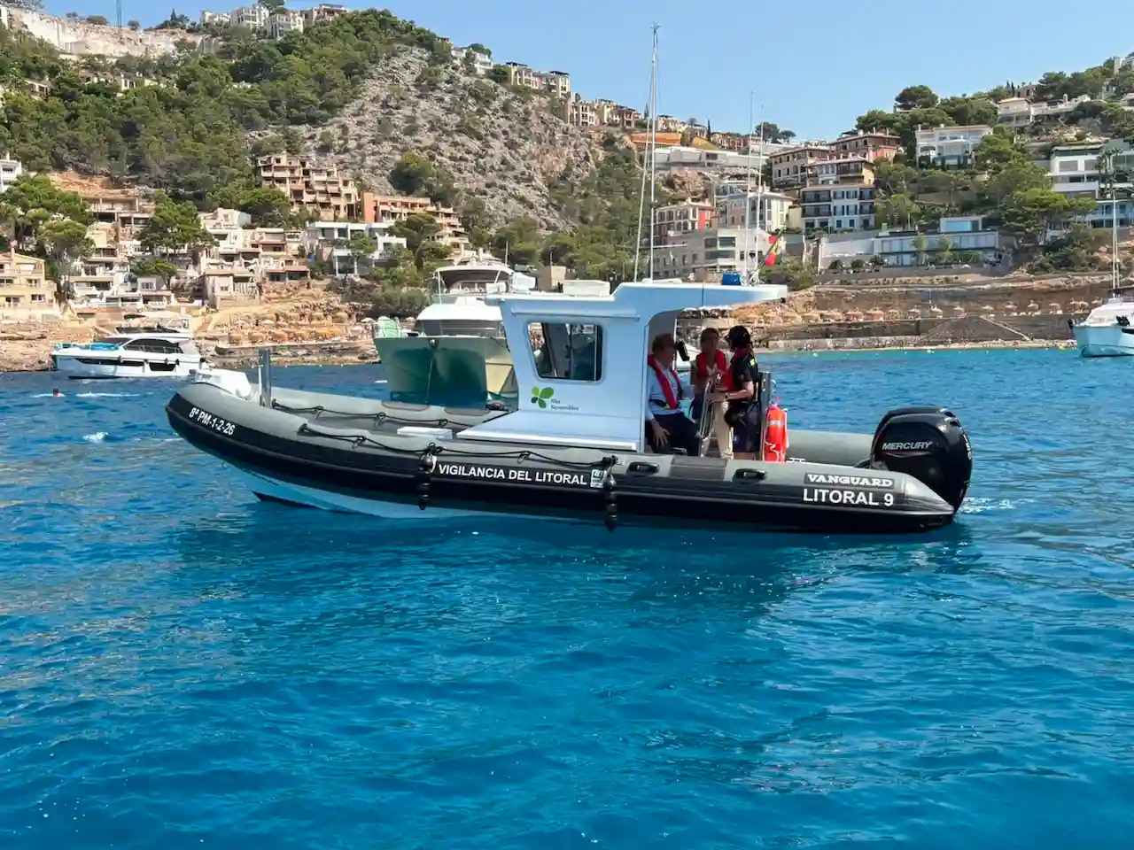 Una embarcación del Servei de Vigilància, Inspecció i Control del Litoral del Govern balear / Foto: CAIB