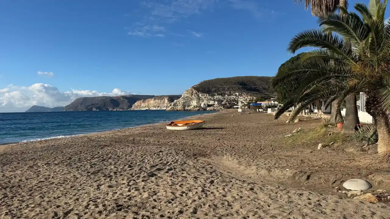 Playa de Agua Amarga, en el Parque Natural de Cabo de Gata-Níjar (Almería) / Foto: Ayto. de Níjar
