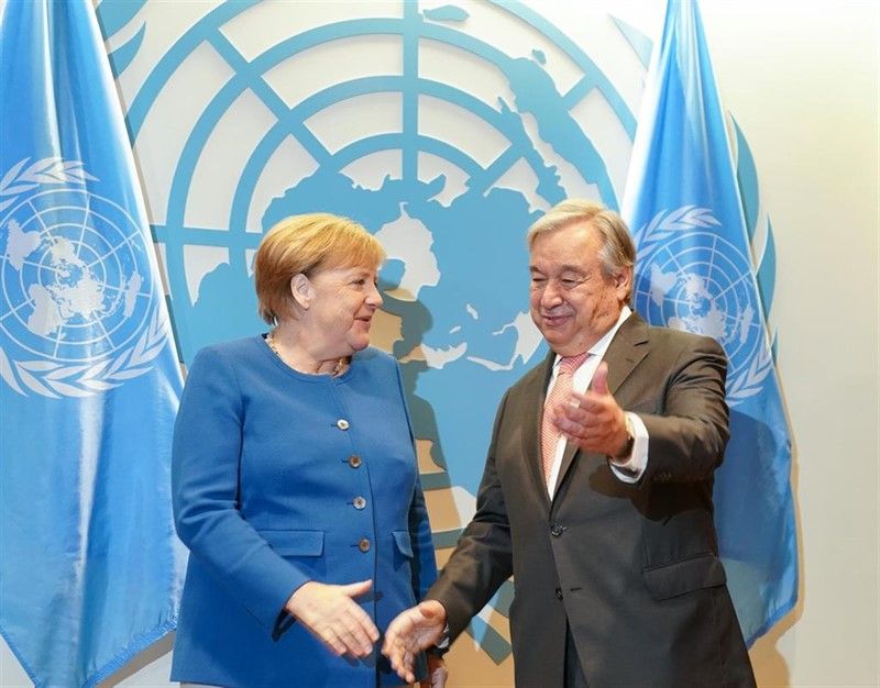 El secretario general de la ONU, Antonio Guterres, recibiendo a la cancillera alemana Angela Merkel / Foto: EP