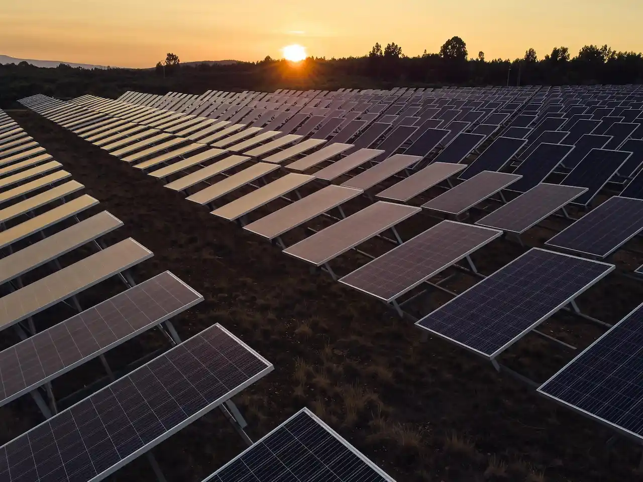 Reducir el consumo energético de la IA. El parque solar de Vilardevós / Foto: EP
