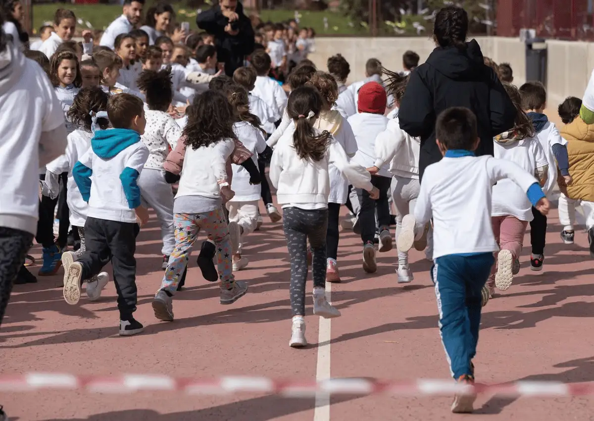 Un grupo de niños corre durante la La Vuelta al Cole, a 20 de octubre de 2023, en Leganés, Madrid (España) / Foto: Archivo - EP