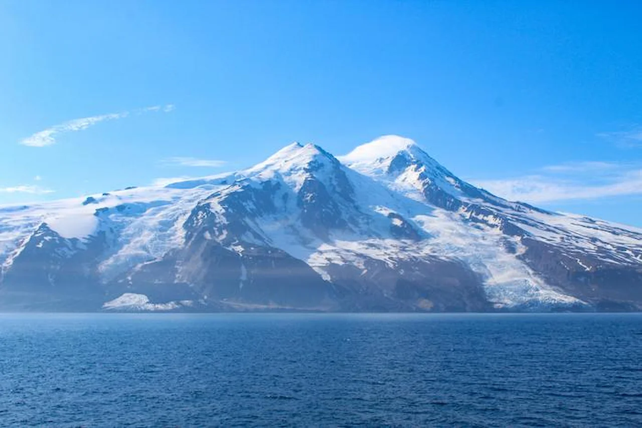 Un terremoto de magnitud 6,5 provocó un gran desprendimiento en el glaciar Kjerulf  / Foto: Grace Angelo