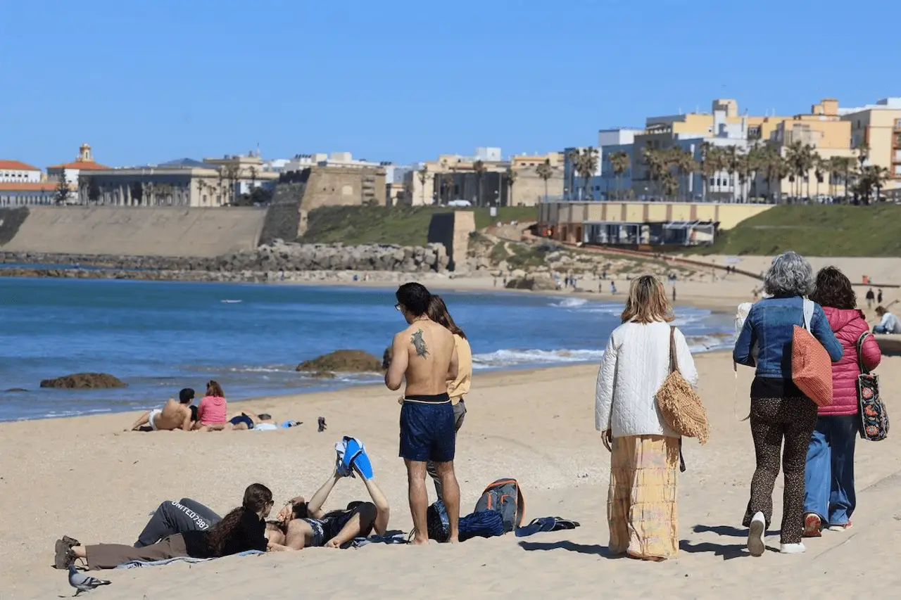 Playas de Cádiz en la mañana del Domingo de Ramos, en Cádiz, Andalucia, (España) en 2026 / Foto: Archivo - EP Playas de Cádiz en la mañana del Domingo de Ramos, en Cádiz, Andalucia, (España) en 2026 / Foto: Archivo - EP