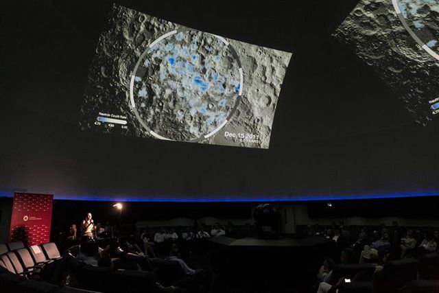Presentación de uno de los proyectos lunares en el Planetario madrileño / Foto: Moonchallenge by FUE. Planetario de Madrid. Fundación Universidad-Empresa